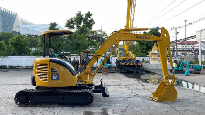KOMATSU PC50MR-2